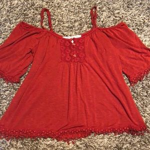 Pretty shoulder cut out shirt with flowy sleeves